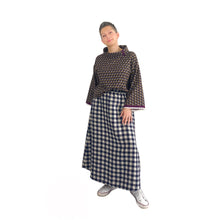 Load image into Gallery viewer, Edith sewing pattern – long skirt in navy and natural large checkered linen, top in spotty brown double gauze with purple selvages on sleeve hems